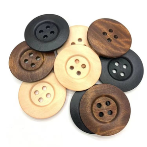 กระดุมไม้ทำมือแบบวินเทจ ดีไซน์โลโก้ทรงกลม 2 รู 4 รู สำหรับกระเป๋า เต็นท์ เสื้อผ้า งานฝีมือธรรมชาติ - Product Image 6