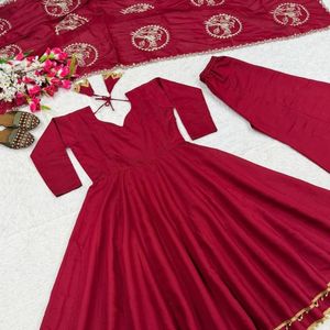 Ensemble Anarkali Palazzo en soie romaine lourde avec dupatta brodée en soie Chanderi et doublure intérieure en micro-coton – Collection de tenues de soirée de créateur - Product Image 6
