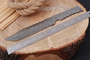 Cuchillo Tracker UMAR FAROOQ CKS-110 de 12 pulgadas y 3 mm con hoja en bruto de acero de Damasco hecha a mano con punta serrada y mango, OEM/ODM/OBM - Product Image 6