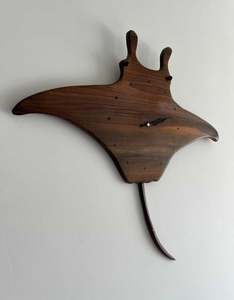 Reloj de Madera con Diseño de Manta Raya, Decoración Moderna para Cuarto Infantil con Temática Costera, Reloj Minimalista de Madera con Diseño Oceánico - Product Image 5