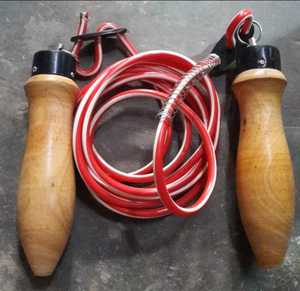 Corde à sauter de sport en PVC de qualité supérieure avec longueur réglable et poignée en plastique durable pour l'entraînement physique unisexe - Product Image 6