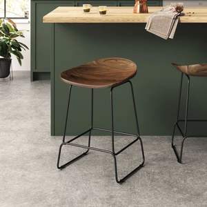 Tabouret robuste en bois et fer avec structure en fer renforcée, adapté à un usage domestique et commercial quotidien - Product Image 2