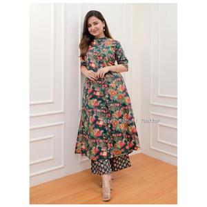 ชุดพิมพ์ลายเรยอนแฟนซีพร้อมพาลาซโซรามา - Product Image 1