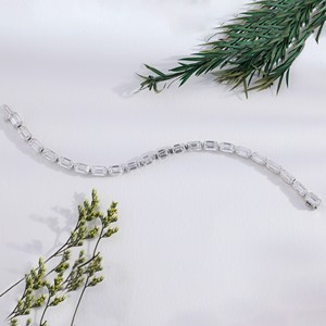 Elegant White Gold Emerald Cut Diamond Tennis Bracelet Emerald Cut Diamond Link Bracelets For Women And <b>Men</b> Linked Horizontally - Product Image 4