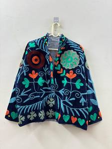 Veste en velours brodée florale pour femme, col châle, manches longues, style bohème, motif fait main, vêtement d'extérieur printanier, vente en gros B2B - Product Image 4