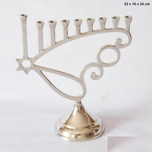 Fabricant OEM de Ménorah décorative en aluminium avec un design artistique contemporain pour la décoration du salon et de la table à manger - Product Image 6