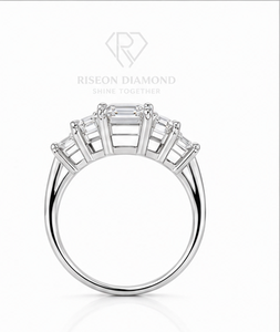 Anillo de Diamantes de Lujo con Cinco Piedras de Corte Esmeralda, Oro Blanco de 18K, Diamantes Cultivados en Laboratorio, Anillo de Aniversario Nupcial Elegante con Facetas de Corte Graduado - Product Image 2