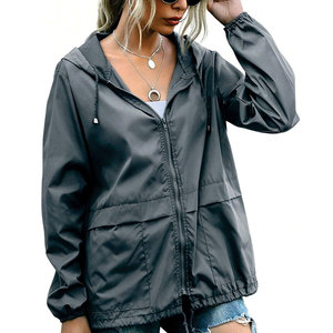 Chaqueta Impermeable de Alta Calidad para Mujer, Resistente al Viento, Transpirable, para Uso en Exteriores, Chaqueta de Invierno en Venta Online - Product Image 1