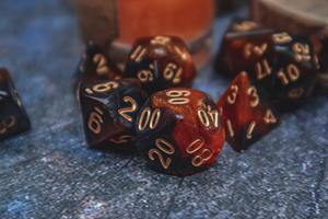 Lot de dés en résine pour l'export en gros, expédition mondiale, dés polyédriques en résine pour le marché international des jeux de table, dés de jeu en gros - Product Image 4