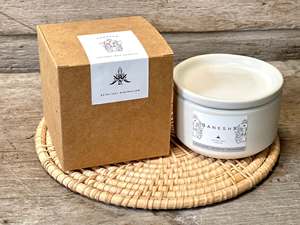 Bougie parfumée artisanale en cire de soja, parfum oriental, écologique, dans un pot en céramique décoratif moderne pour l'aromathérapie à domicile - Product Image 2