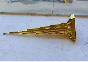 น้ำมันกฤษณาอูดบริสุทธิ์จากธรรมชาติ รุ่นลิมิเต็ดอิดิชั่น ในขวดทองคำสุดหรู พร้อมกล่องของขวัญพรีเมียมสุดหรูหรา เหมาะสำหรับเป็นของขวัญ - Product Image 3