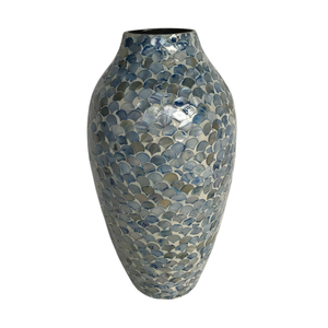 Vase artisanal moderne bleu avec incrustation de coquillages en provenance du Vietnam - Product Image 1