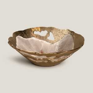 Bol en métal fait main, éco-responsable, durable, finition dorée et intérieur blanc, design contemporain, idéal pour la décoration de mariage, best-seller - Product Image 1