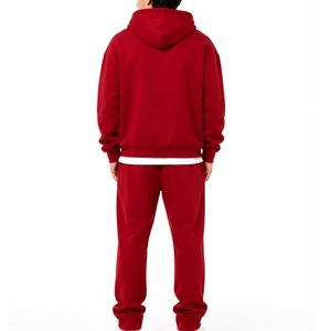 Ensemble de survêtement moderne avec sweat à capuche et pantalon de jogging, confortable, idéal pour l'hiver, avec logo imprimé sur le devant, fermeture à cordon et poches latérales - Product Image 2