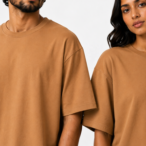 Camiseta Unisex Extra Grande de Algodón Color Camel Marrón con Hombros Caídos, Cuello Redondo, Mangas Cortas y Corte Holgado para Ropa Casual de Calle - Product Image 4