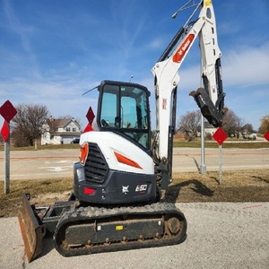 รถขุดขนาดเล็ก Bobcat E50 ที่เชื่อถือได้ สำหรับผู้รับเหมามืออาชีพ ใช้ในโครงการจัดสวน งานระบายน้ำ และงานก่อสร้างทั่วไป - Product Image 2