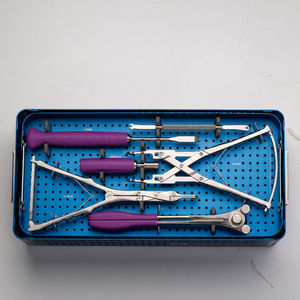 Juego de Instrumentos Quirúrgicos de Columna Vertebral de Acero Inoxidable de Alta Calidad, 35 Piezas, para Uso Hospitalario y Clínico, Certificado CE, Garantía de 2 Años - Product Image 3