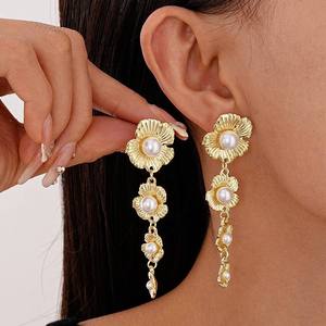 Boucles d'oreilles romantiques AMBER JEWELS unisexes vintage plaquées or massif 14 carats, diamants certifiés IGI, taille brillant, synthétiques cultivés en laboratoire - Product Image 1