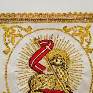 Châle liturgique d'église brodé à la main Agnus Dei en fil d'or - Lin d'autel liturgique Agneau de Dieu en fil d'or - Lin liturgique de qualité supérieure - Product Image 3