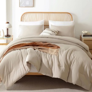 Ensemble de couette moderne 3 pièces, garnissage en polyester, lavable, pour la maison - Product Image 1