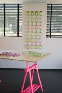 Décoration murale en résine en forme de hibou, faite à la main, écologique, design moderne, personnalisable, pour accrocher - Product Image 4