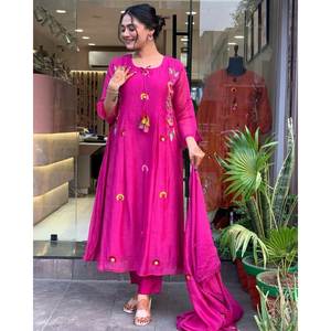 Belle fête porter haut-bas et Dupatta ensemble avec broderie travail taille XL - Product Image 2