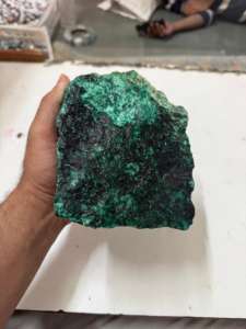 Piedra Preciosa Natural de Berilo en Bruto – Cristal de Berilo Sin Cortar para Joyería, Sanación y Colección de Minerales - Product Image 5