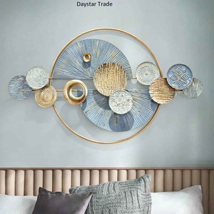 Sculpture murale en métal personnalisable de haute qualité Daystar Trade, design floral abstrait irrégulier, décoration moderne pour le salon - Product Image 1