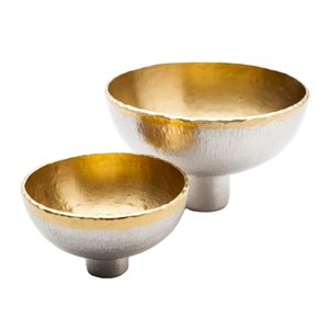 Juego de cuencos decorativos modernos Diseño nórdico Pedestal Frutero Aperitivos Servir galletas Juego de cuencos de lujo Acabado en plata y oro - Product Image 1