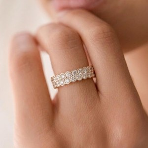 Bague demi-éternité à double rangée de diamants ronds, or jaune 14 carats, cultivés en laboratoire, bijou fin, cadeau spécial pour les amis - Product Image 2