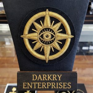 Badge maçonnique personnalisé fait main en fil de bullion, écusson ovale Compas Étoile, broderie dorée, bordeaux, vente en gros - Product Image 3