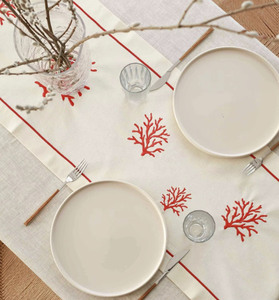 Nappe de table en coton beige personnalisée en gros, brodée corail rouge, lavable et durable pour mariages et événements à domicile - Product Image 4