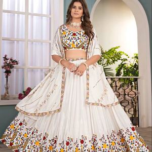 Lehenga Choli en Soie Chinon Recyclée pour Femme, Vêtements Ethniques, Faible MOQ, Vente en Gros à Prix Abordable, Stock Prêt, Expédition Rapide, OEM, Marque Privée, Idéal pour les Fêtes - Product Image 1