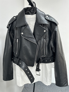 Blouson moto homme en cuir véritable noir, coupe ajustée, col rabattable, détail ceinture, longueur courte, imperméable, respirant, coupe-vent - Product Image 1
