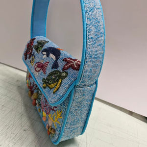 Bolso de hombro con cuentas de tortuga marina y delfín, diseño de vida marina, bolso de mano con temática marina, bolso de moda para mujer, bolso de playa para vacaciones - Product Image 1