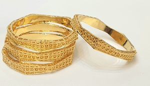 Juego de 4 Brazaletes de Alta Gama Chapados en Oro de 24 Quilates de Dubái para Mujer, Accesorio Popular y Económico de 2 GRM, Brazaletes Modernos - Product Image 2