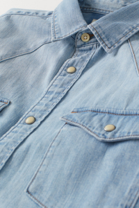 Nueva Camisa de Mezclilla Azul Claro para Hombre, Manga Larga, Cuello Clásico, Corte Regular, Cierre de Botones, Algodón Lavado - Product Image 4