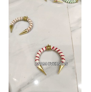 Pendentif en corne de buffle fait main, nouveau design, charme naturel pour la fabrication de colliers et bijoux - Product Image 1