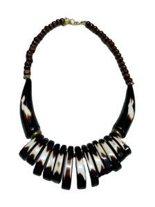 สร้อยคอเรซินของผู้หญิงดีไซน์คลาสสิกพร้อมลวดลายเครื่องประดับแฟชั่นที่เป็นเอกลักษณ์สำหรับโอกาสคริสต์มาสที่ผลิตในอินเดีย - Product Image 2