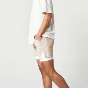 Shorts de sport confortables à séchage rapide avec taille élastique, motif géométrique et construction légère pour l'entraînement quotidien - Product Image 2