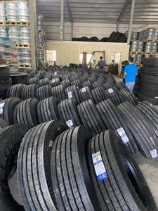 ยางรถบรรทุกสมรรถนะสูง 295/75R22.5 11R22.5 11R24.5 285/75R24.5 ให้การยึดเกาะที่เชื่อถือได้และเสถียรภาพบนถนนที่ยอดเยี่ยม - Product Image 5