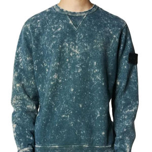 เสื้อสเวตเชิ้ตคอกลมผู้ชาย สีน้ำเงินล้างแบบดิสเชจ แขนยาว ทรงลำลอง น้ำหนักปานกลาง พิมพ์ลายโลโก้ที่แขนซ้าย - Product Image 1