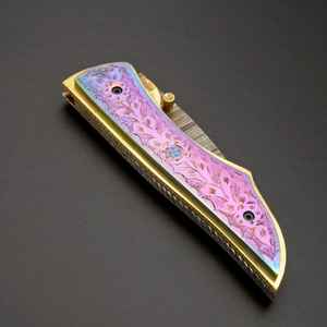 Navaja de Bolsillo Personalizada Hecha a Mano, Navaja Plegable de Acero Inoxidable 440C con Funda de Cuero Fino y Diseño Grabado en Cobre - Product Image 6
