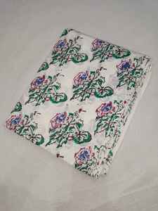 Tissu artisanal pour confection de robes d'été en coton biologique imprimé floral, technique tricotée, pour projets créatifs et travaux manuels, vendu au mètre - Product Image 3