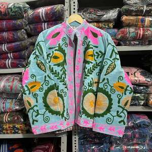 เสื้อโค้ทกำมะหยี่ปักลายดอกไม้ คอจีน แขนยาว ไซส์ใหญ่ เสื้อคลุมผู้หญิง ฤดูใบไม้ร่วง สไตล์ลำลอง - Product Image 1