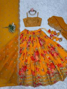 Lehenga Choli indien à imprimé floral orange avec dupatta brodé, tenue de mariage traditionnelle pour femmes - Product Image 4