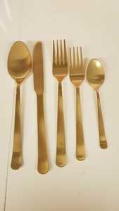 Juego de Cubiertos Modernos Dorados con Acabado Espejo, Aptos para Lavavajillas, Utensilios para Comer en Bodas - Product Image 2