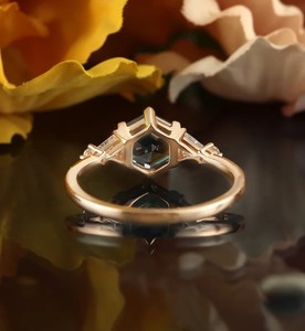 Bague de fiançailles en alexandrite taille hexagonale, argent sterling 925, pierre précieuse à changement de couleur, bijoux vintage de luxe pour mariage et soirée - Product Image 5