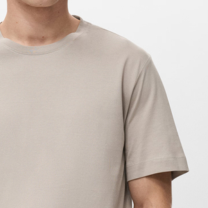 Servicio OEM, Diseño Inspirado en la Calle, Camiseta Casual Estampada para Hombre con Cuello Redondo, Diseño de Logotipo Personalizable, Corte Elegante con Manga Corta - Product Image 4