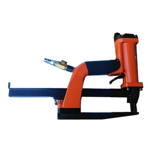 APLUS SP50-10B-A Herramienta grapadora de cartón con cuchilla recta disponible, garganta de 6 pulgadas por 1 pulgada de alto, con grapas SB103020 - Product Image 1